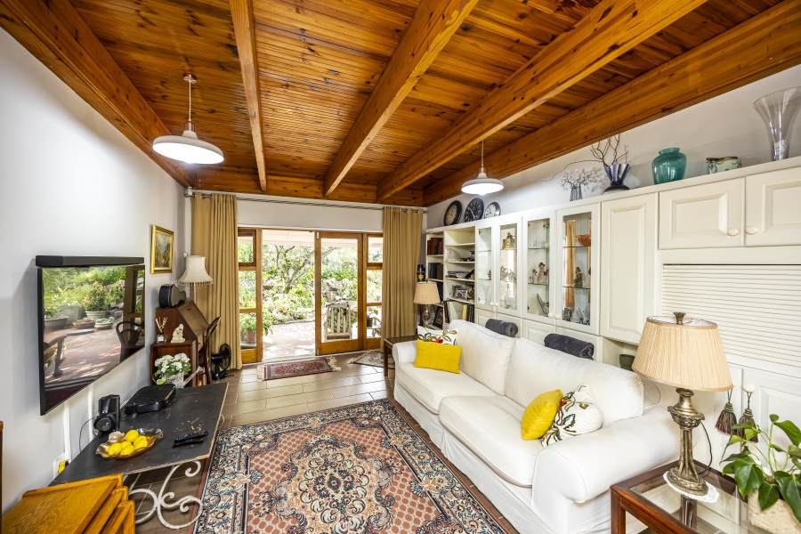 4 Bedroom Property for Sale in Bonza Bay Eastern Cape